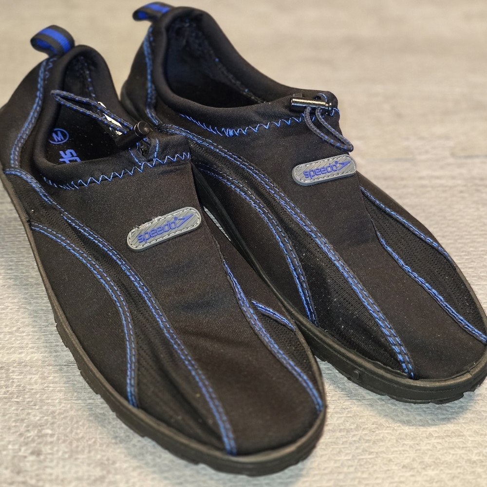 Men's Speedo Surf Walker Pro Shoes!!! Black w/blue Size M (9-11)